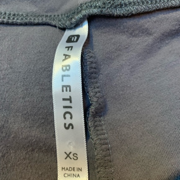 Women’s Sweater - Picture 3 of 4